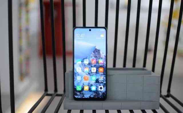 一加手机怎么样 用了半年的一加后，还是决定换回小米？只因这3点不接受反驳