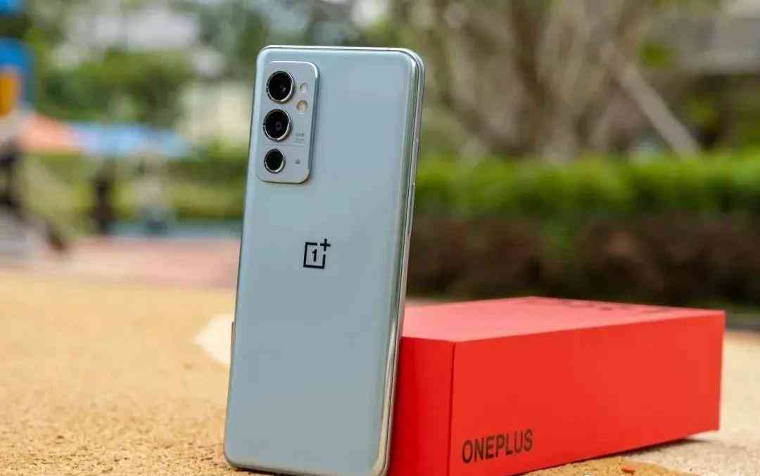 一加手机怎么样 用了半年的一加后，还是决定换回小米？只因这3点不接受反驳