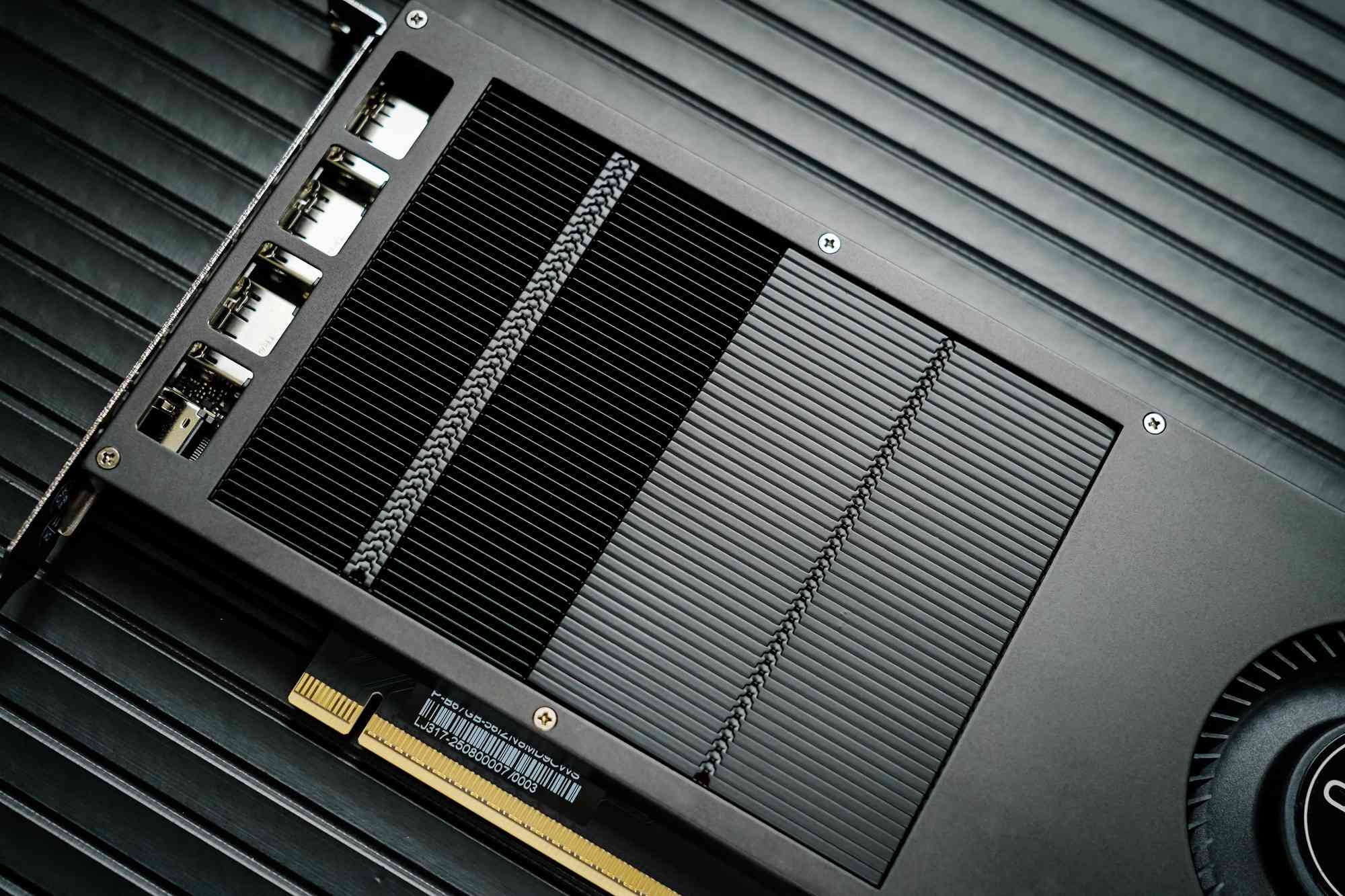 影驰显卡怎么样 影驰GeForce RTX 5060 Ti 无双MAX显卡评测 厚度20mm 巧夺天工！