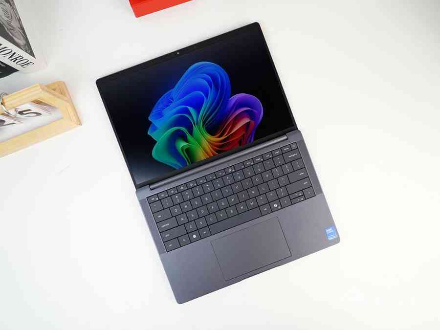 性能强劲的长续航轻薄旗舰笔记本电脑 Dell Pro 14 Premium评测