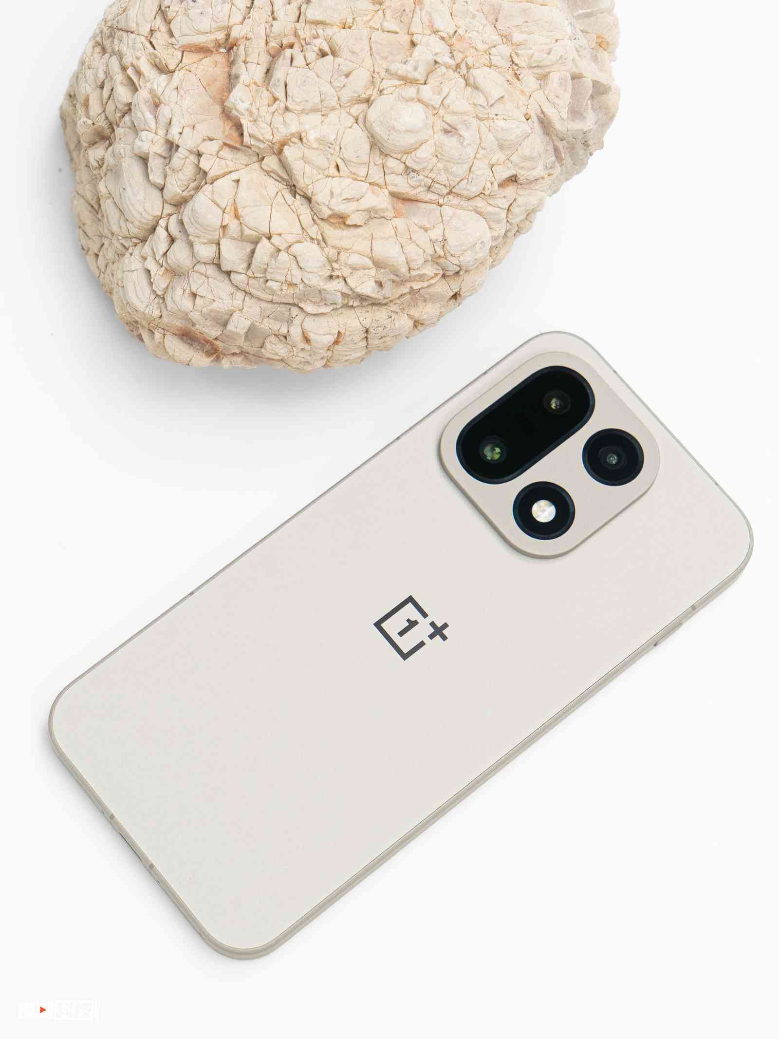 一加手机质量怎么样 一加15评测：性能超Ultra，极致流畅不留短板