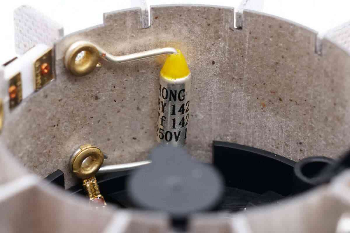 飞科高速吹风机深度评测：200元档无刷电机神器值不值得入手？