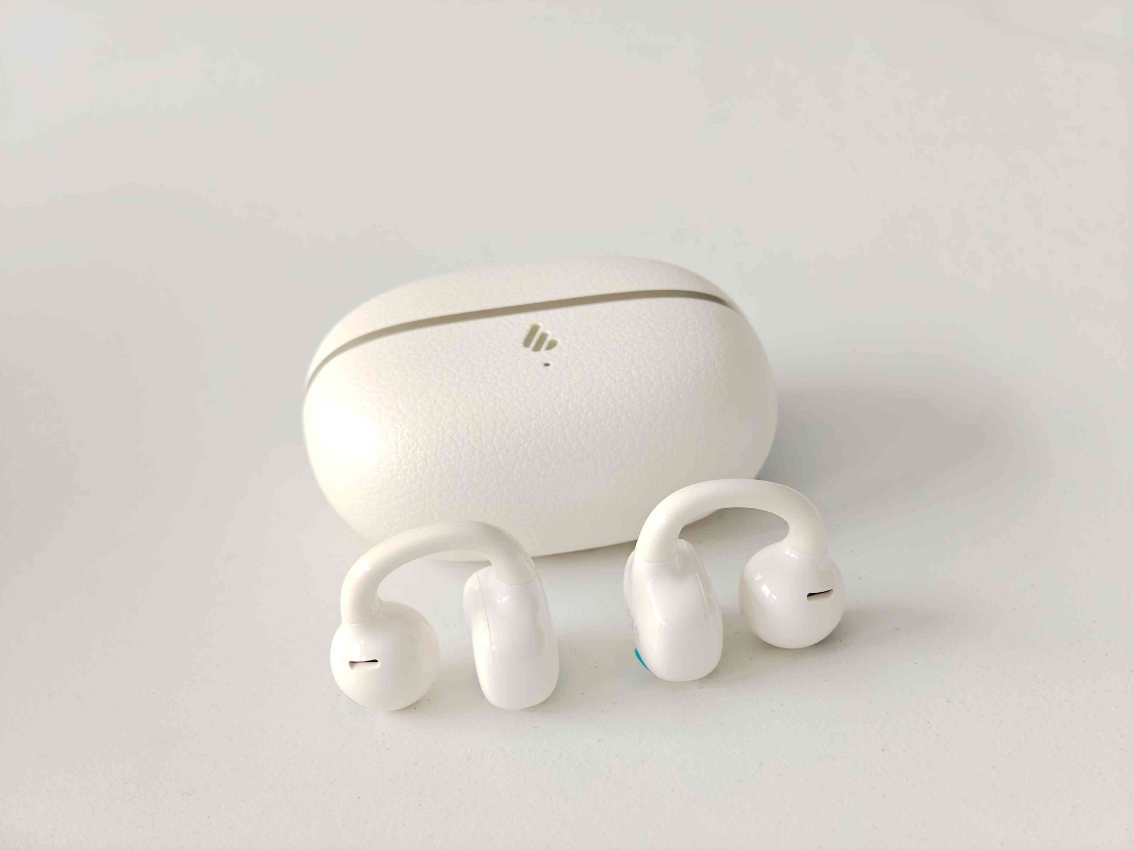 漫步者FitClip Ultra耳夹式蓝牙耳机深度评测:无感佩戴与旗舰音质的完美融合 漫步者FitClip Ultra耳夹式蓝牙耳机深度评测:无感佩戴与旗舰音质的完美融合