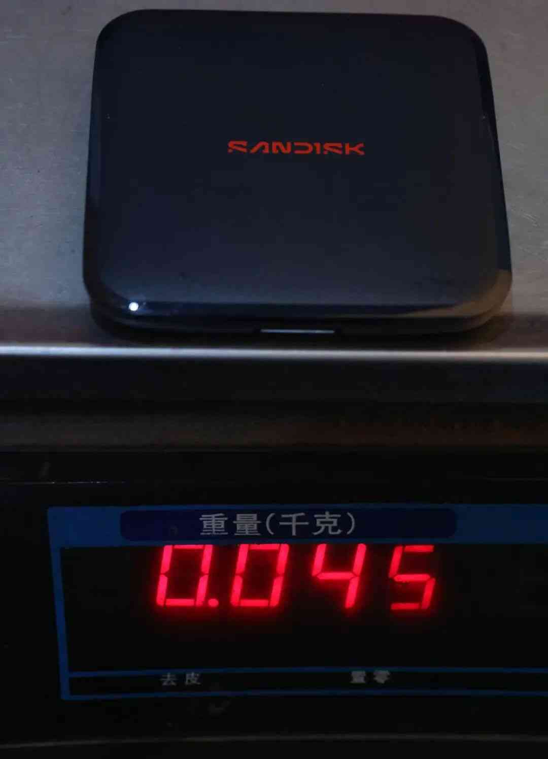 闪迪固态硬盘怎么样 小巧玲珑，抗2米跌落！闪迪ELE移动固态硬盘评测