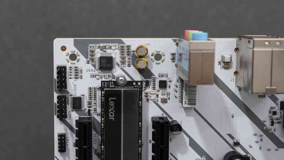 250元级B450白色主板深度评测:华南金牌能否驾驭R5-5600G? 250元级B450白色主板深度评测:华南金牌能否驾驭R5-5600G?