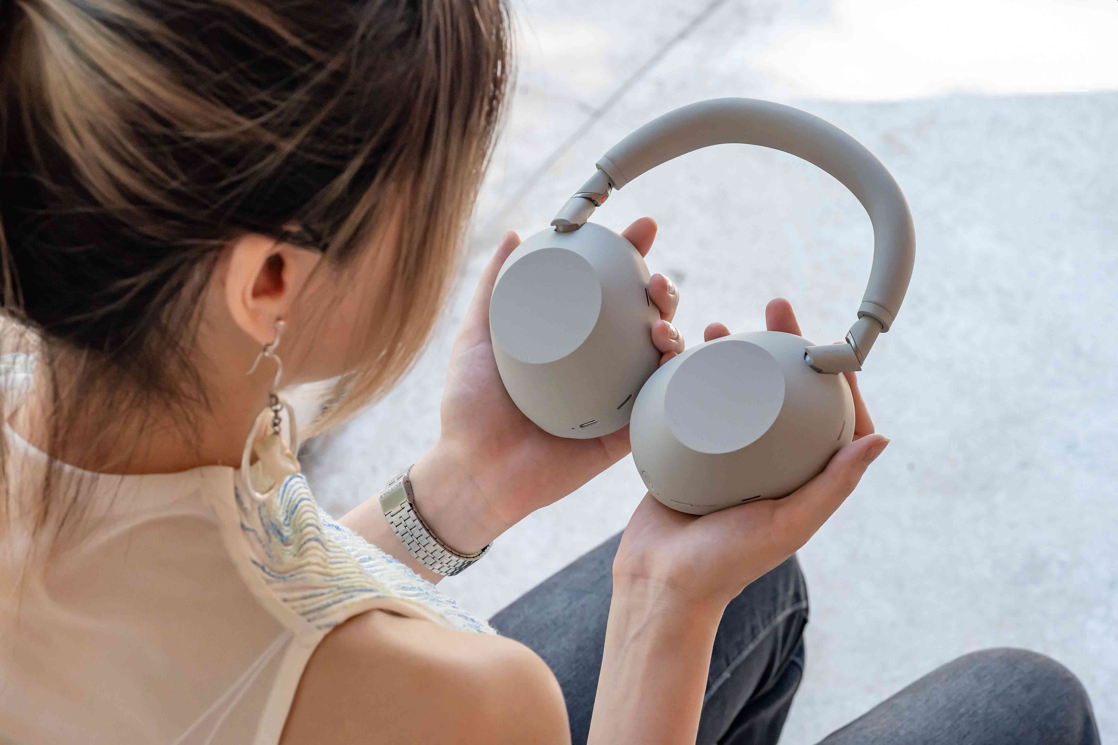 索尼WH-1000XM6深度体验：三年磨一剑，旗舰降噪耳机再进化