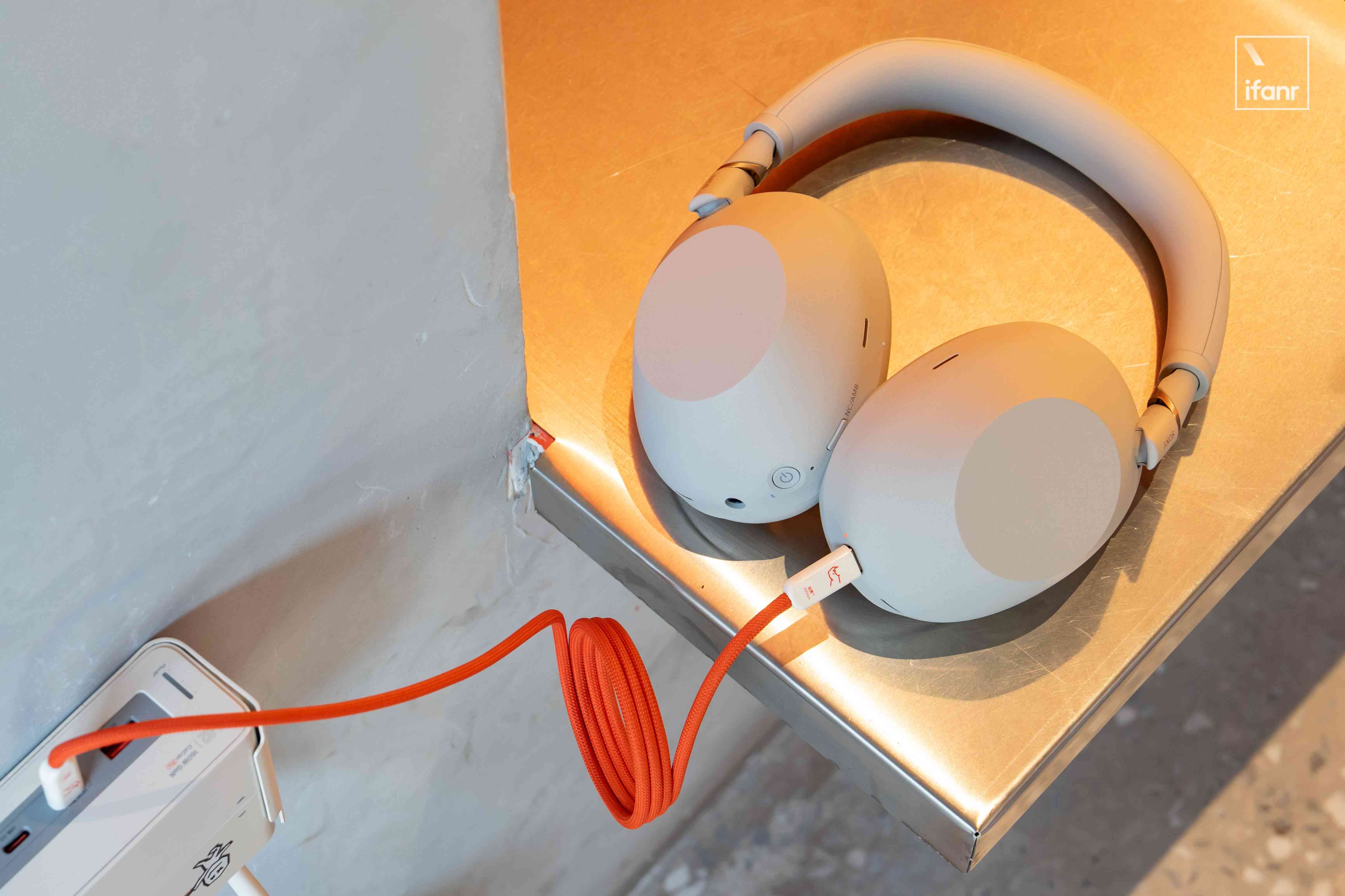 索尼WH-1000XM6深度体验：三年磨一剑，旗舰降噪耳机再进化