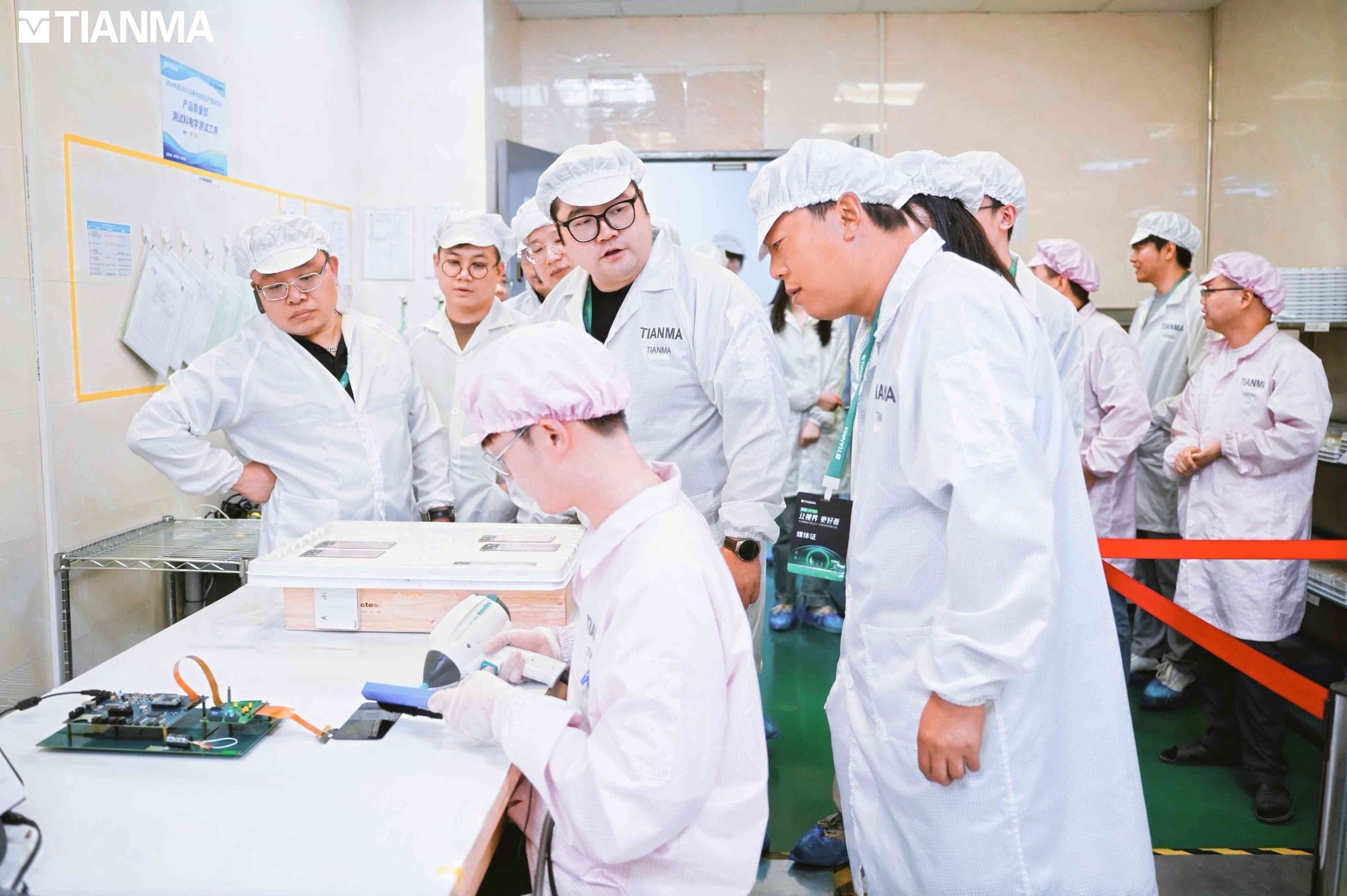 天马屏幕怎么样 OLED不再伤眼！探秘天马工厂破解“0频闪”护眼屏诞生之路