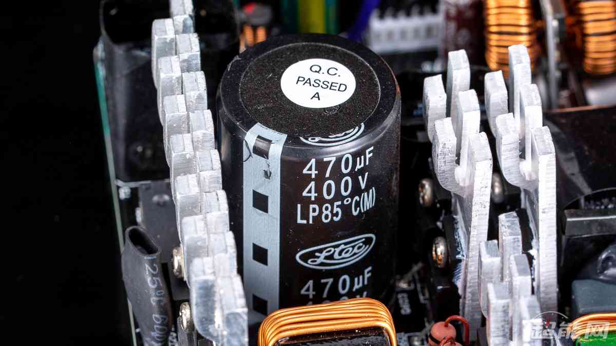 酷冷至尊G700 GOLD电源评测：高性价比的中高功率之选