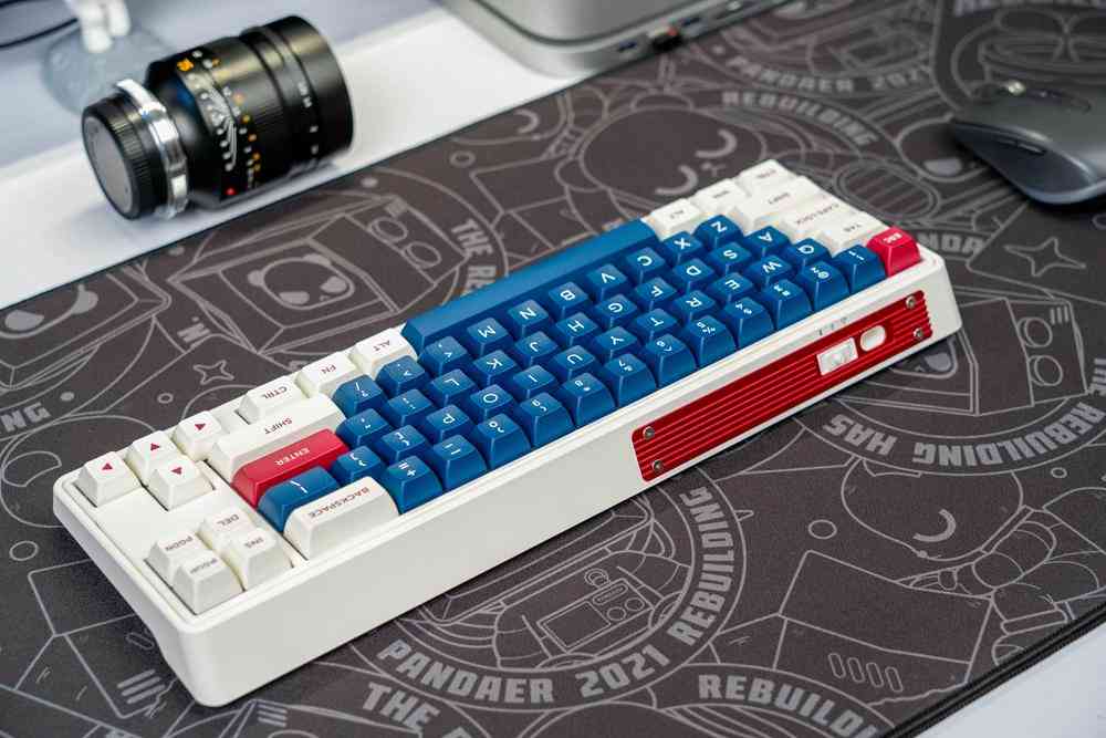 腹灵键盘怎么样 机械键盘的天花板之作，腹灵CMK68-SAM机械之心键盘体验