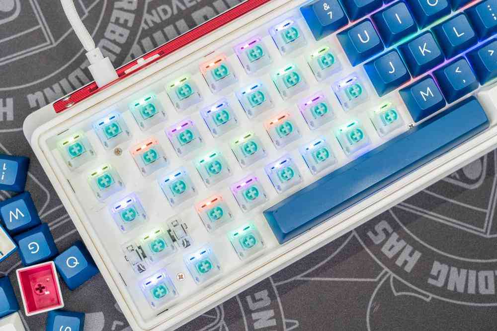 腹灵键盘怎么样 机械键盘的天花板之作，腹灵CMK68-SAM机械之心键盘体验