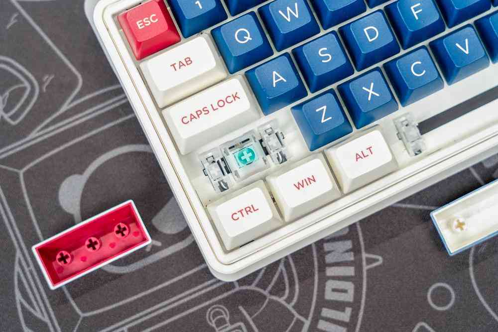 腹灵键盘怎么样 机械键盘的天花板之作，腹灵CMK68-SAM机械之心键盘体验