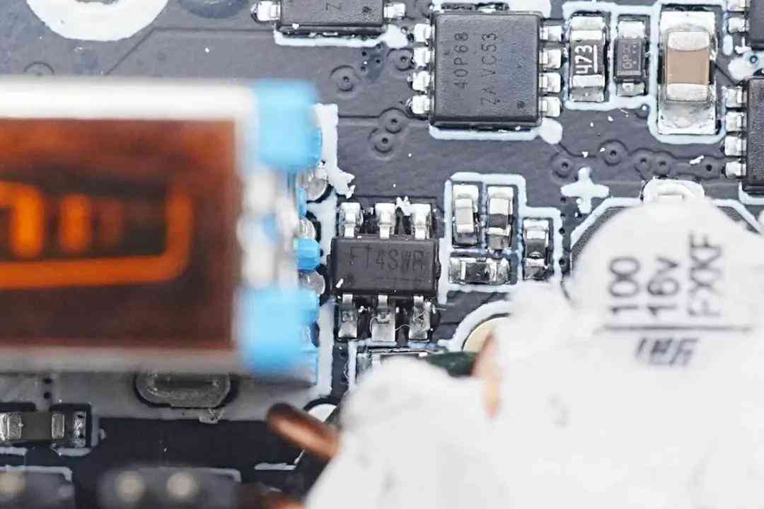 安克充电宝怎么样 数显充电宝选购指南!安克热门款拆解,这些芯片决定你的充电体验 安克充电宝怎么样 数显充电宝选购指南!安克热门款拆解,这些芯片决定你的充电体验