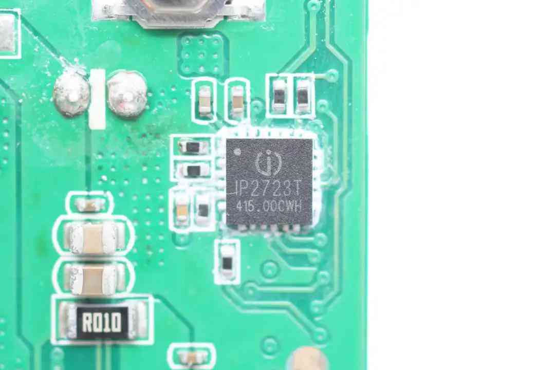 安克充电宝怎么样 数显充电宝选购指南!安克热门款拆解,这些芯片决定你的充电体验 安克充电宝怎么样 数显充电宝选购指南!安克热门款拆解,这些芯片决定你的充电体验