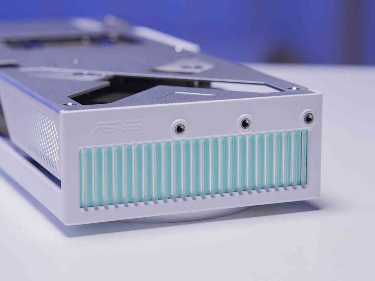 华硕显卡怎么样 双十一超值4K入门显卡，华硕天选GeForce RTX 5070 O12G显卡装机评测