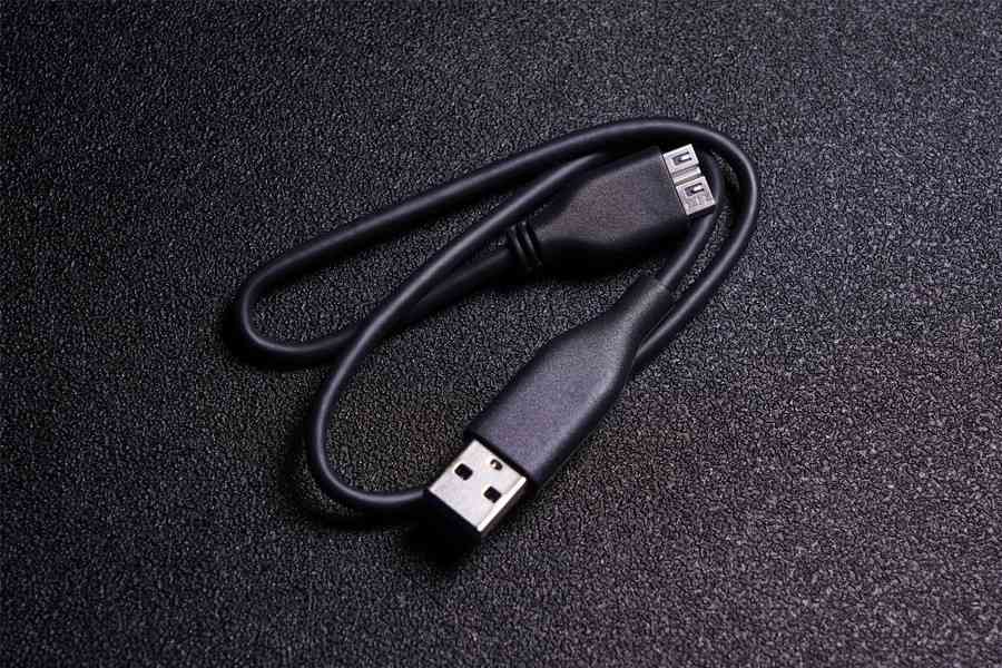 西部数据硬盘怎么样 大容量随身游戏库 西部数据WD_BLACK P10移动硬盘评测