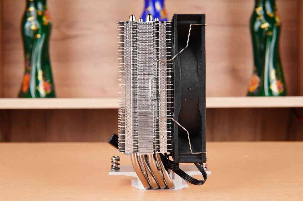 玄冰400怎么样 百元王者回归？九州风神玄冰400幻彩V5性能实测