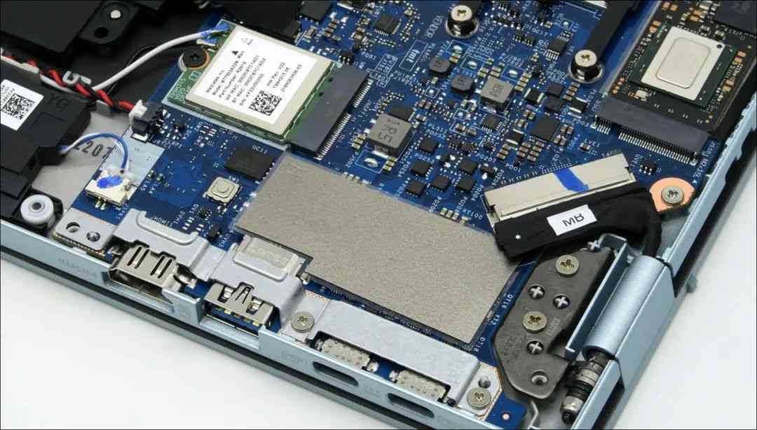 宏碁笔记本电脑怎么样 119kg真·16英寸大屏超轻薄：宏碁传奇Edge优缺点全揭示