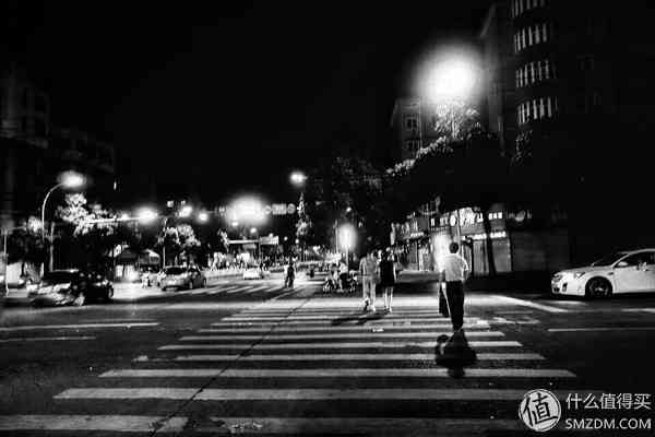 索尼RX100怎么样？也谈谈自己使用的SONY索尼DSC-RX100黑卡数码相机